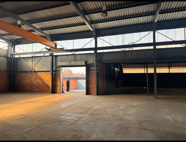 1,057M² WAREHOUSE TO LET IN PRETORIA WEST